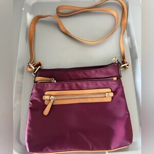 Maroon Crossbody W/Multiple Compartments!  Excellent Condition!